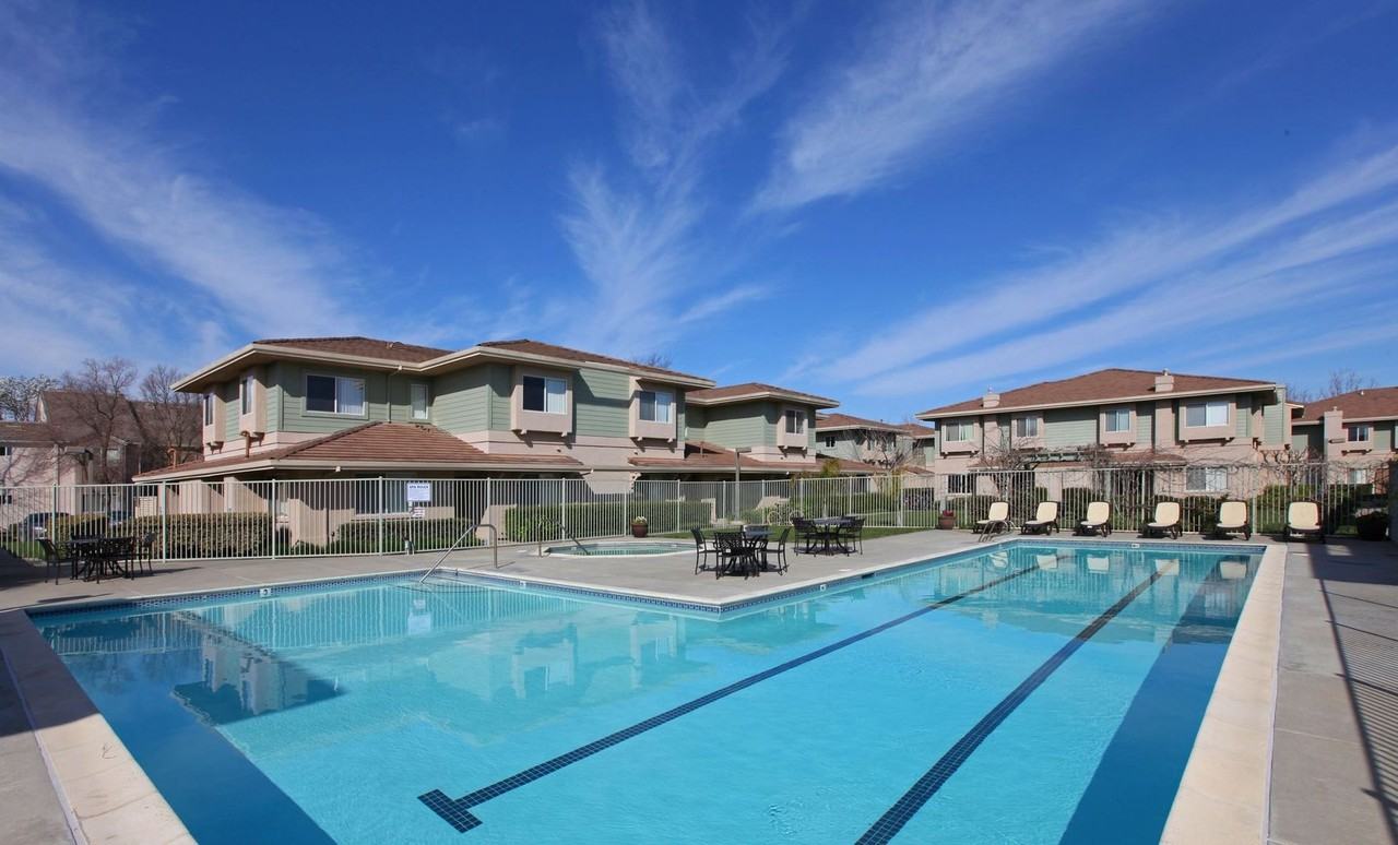 Saratoga West Apartments - Photo 7 of 34
