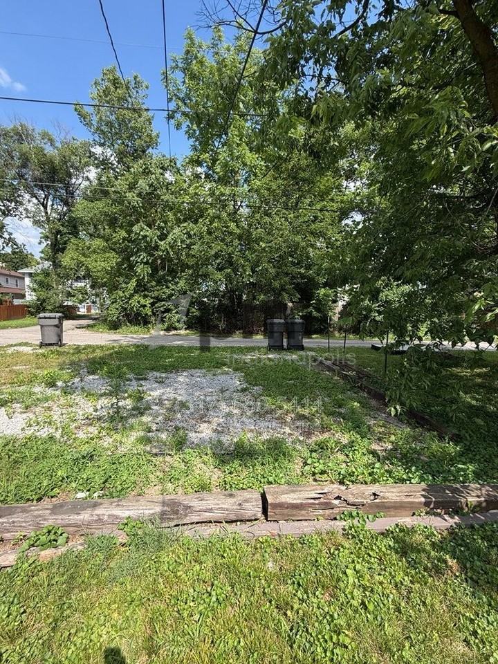 3241 Guilford Ave - Photo 4 of 28