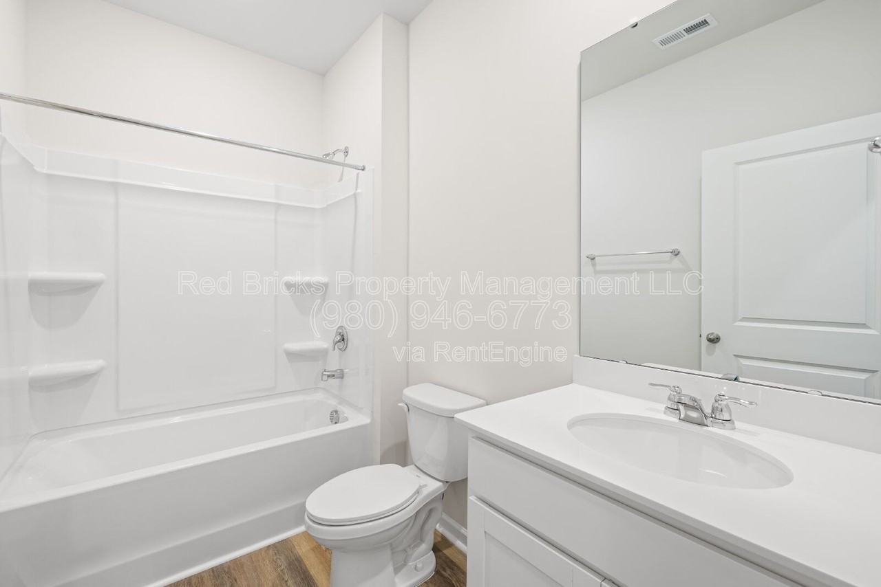 1312 Secrest Commons Dr - Photo 6 of 29