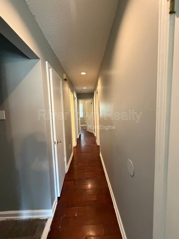 1375 Adelaide St - Photo 6 of 13