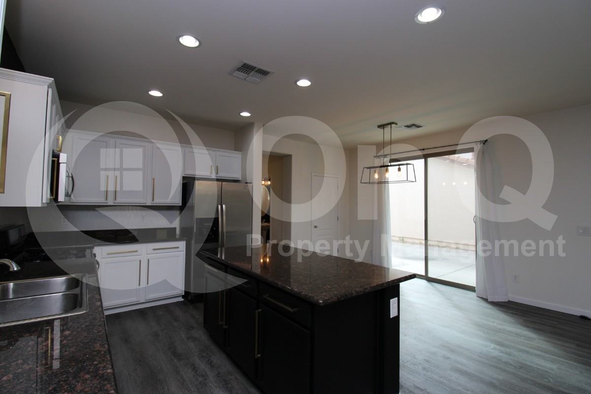 3450 E Tulsa St - Photo 5 of 50