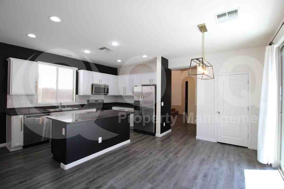3450 E Tulsa St - Photo 6 of 50