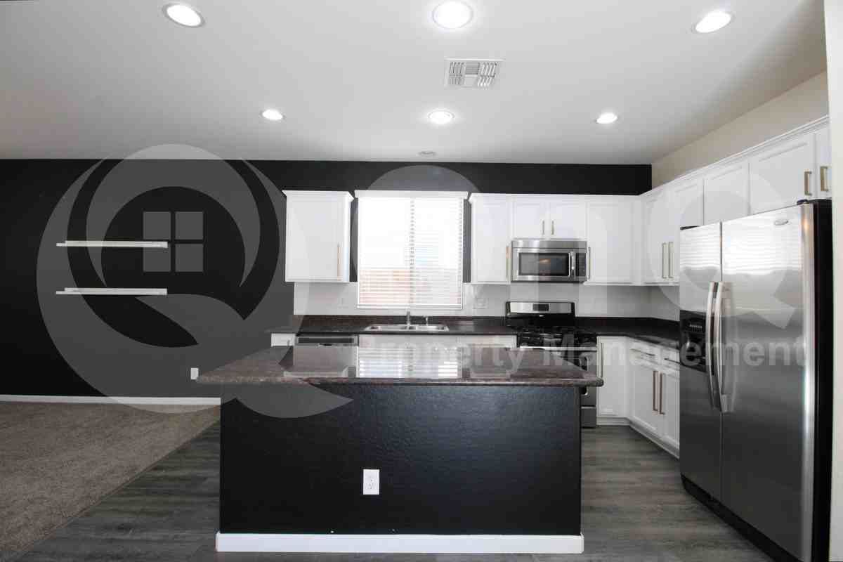 3450 E Tulsa St - Photo 7 of 50
