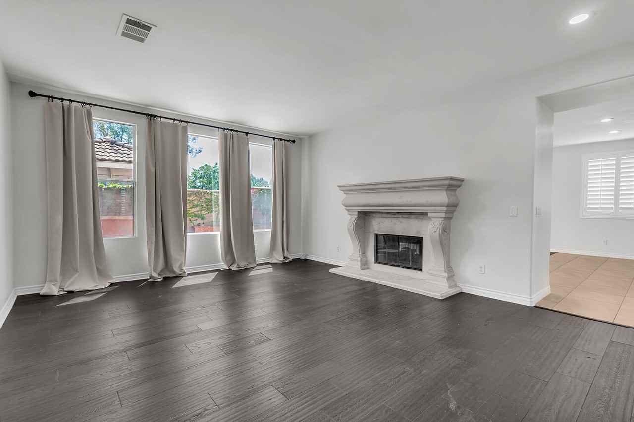 13402 Jasper Loop - Photo 3 of 28