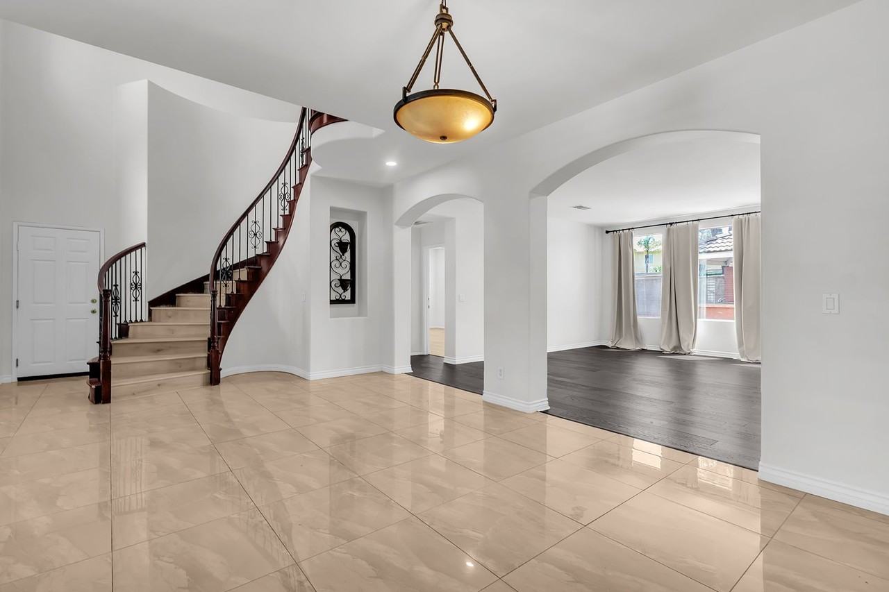 13402 Jasper Loop - Photo 4 of 28