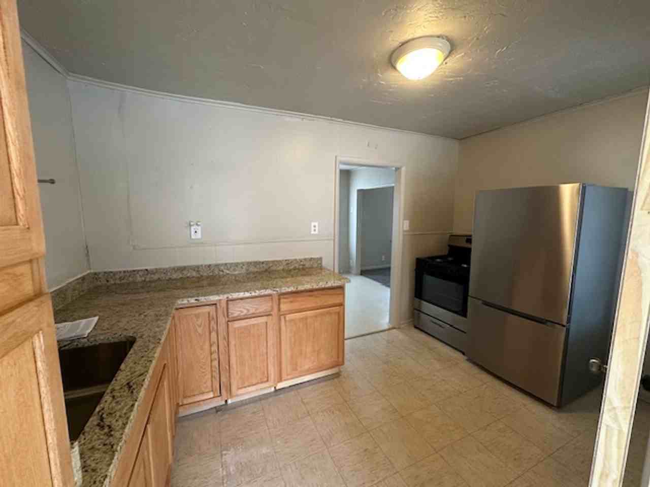 501 G St Ne - Photo 3 of 9