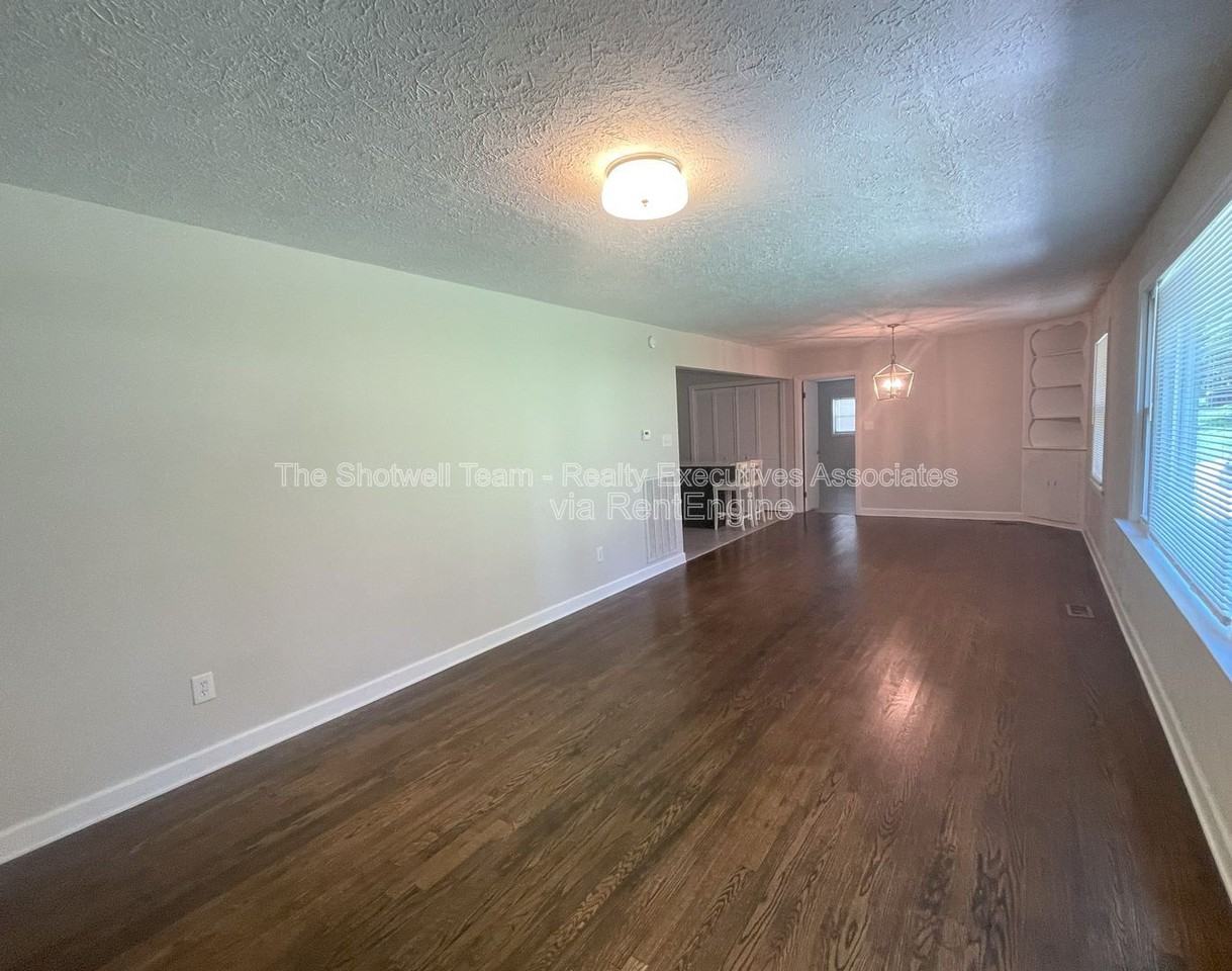 4304 Crosby Dr - Photo 4 of 14