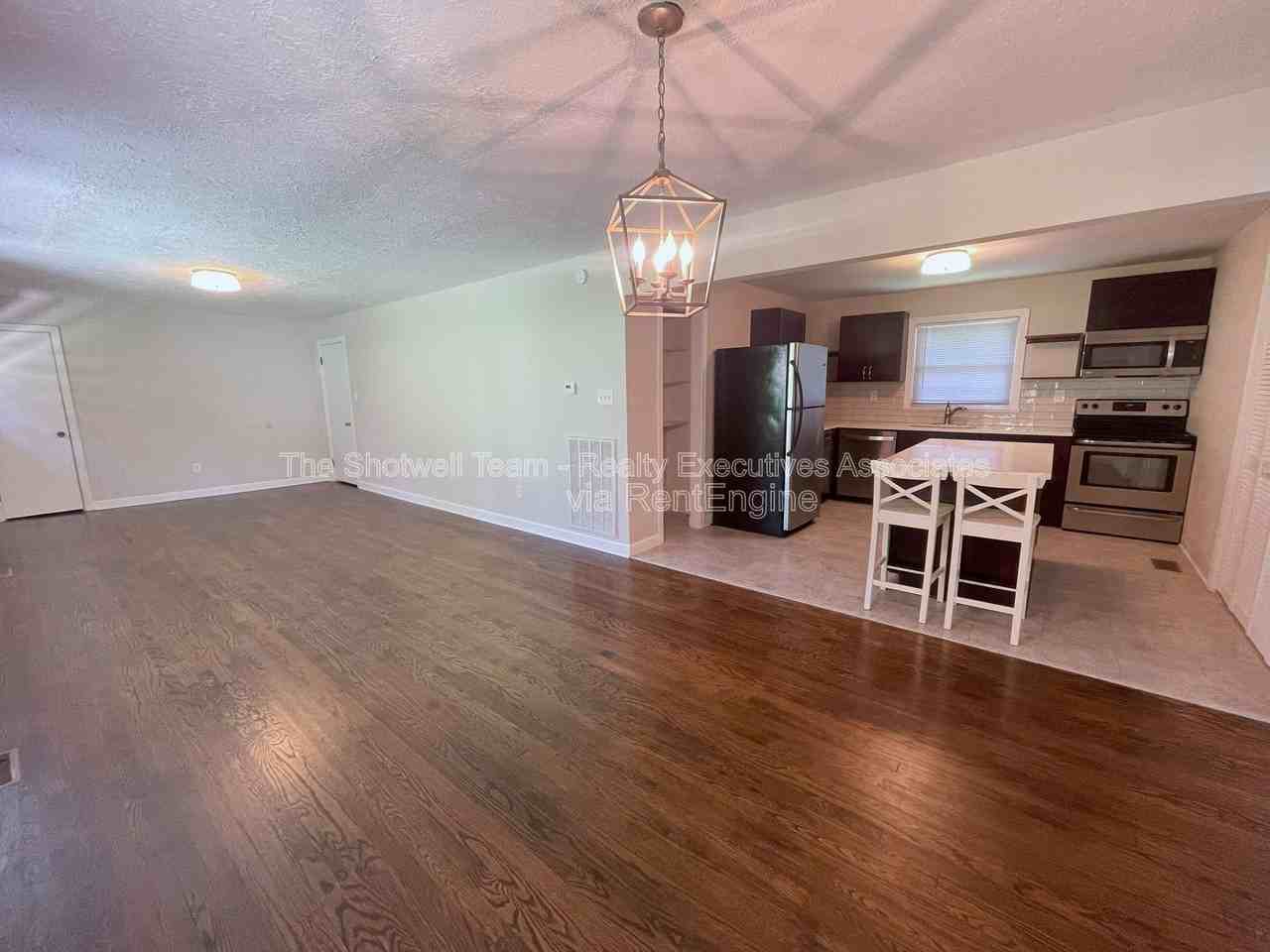 4304 Crosby Dr - Photo 5 of 14