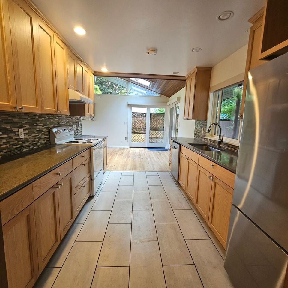 3550 Gangmarken Way Ne - Photo 3 of 41