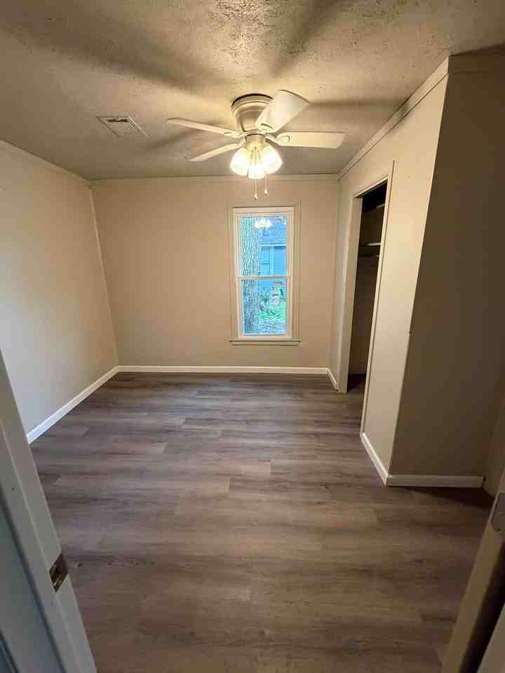 706 J St Nw - Photo 5 of 6