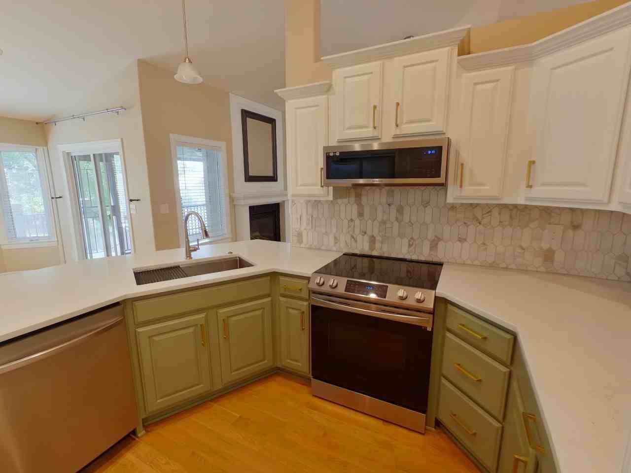 503 W Douglas Ave - Photo 5 of 19
