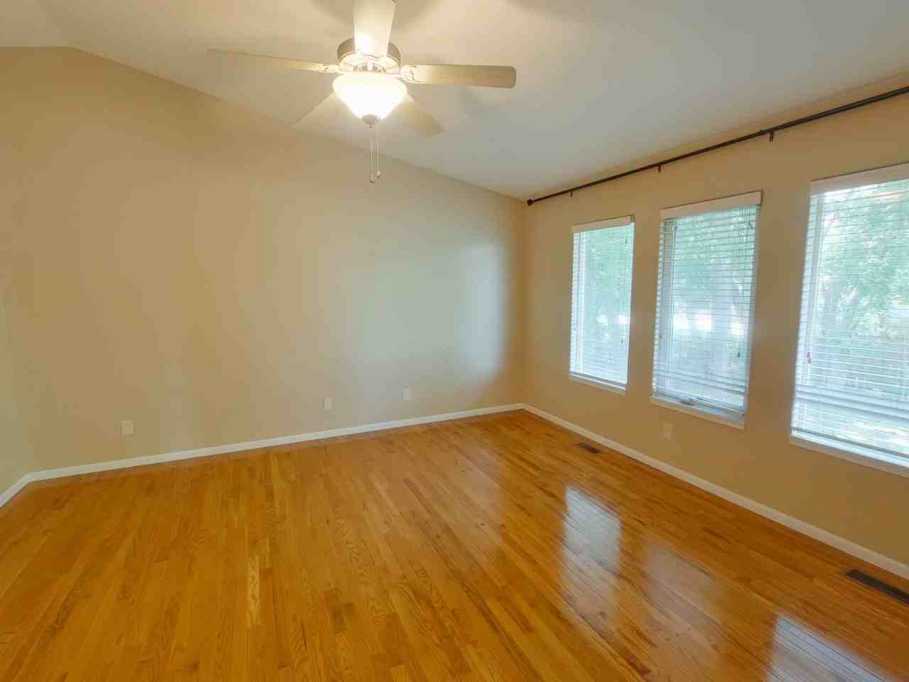 503 W Douglas Ave - Photo 6 of 19
