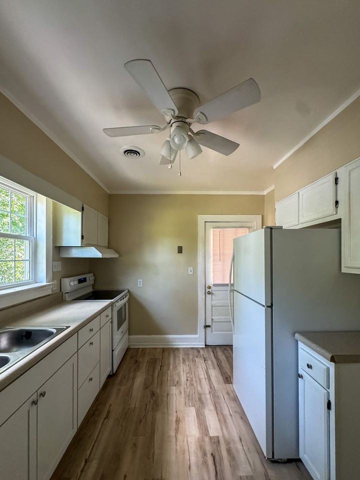 512 1/2 Westmont Dr - Photo 2 of 19