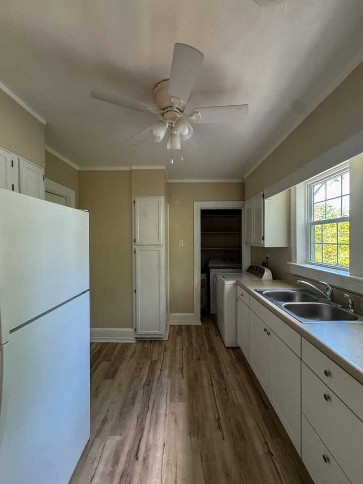 512 1/2 Westmont Dr - Photo 3 of 19