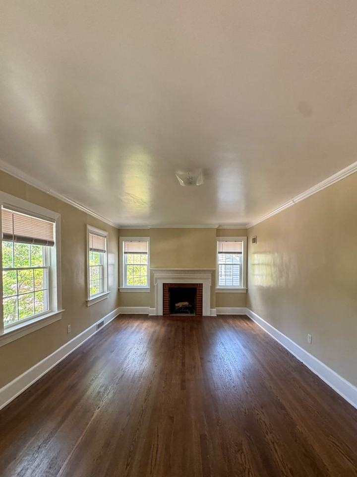 512 1/2 Westmont Dr - Photo 4 of 19