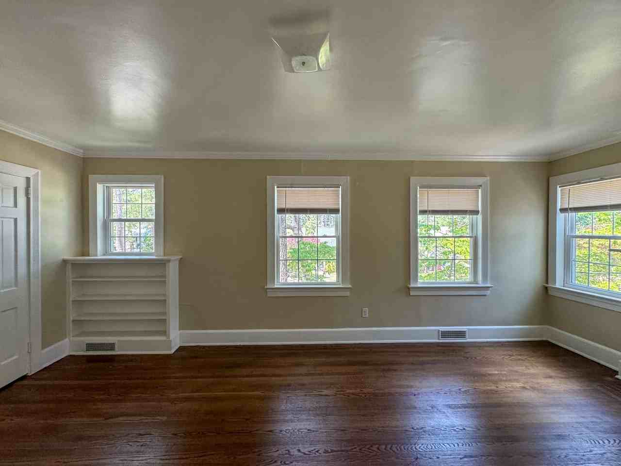 512 1/2 Westmont Dr - Photo 5 of 19