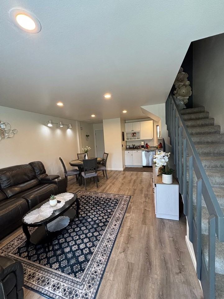 2803 Wilson St - Photo 5 of 13