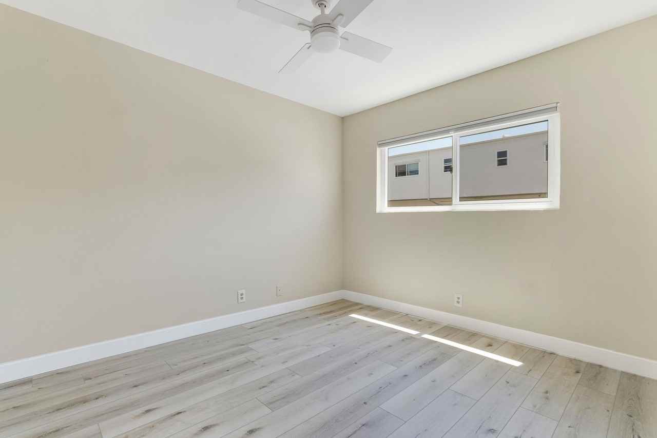 Oak Manor Apartments - Photo 4 of 36