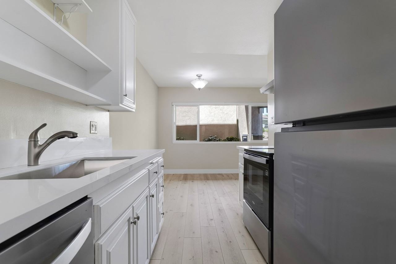 Oak Manor Apartments - Photo 5 of 36