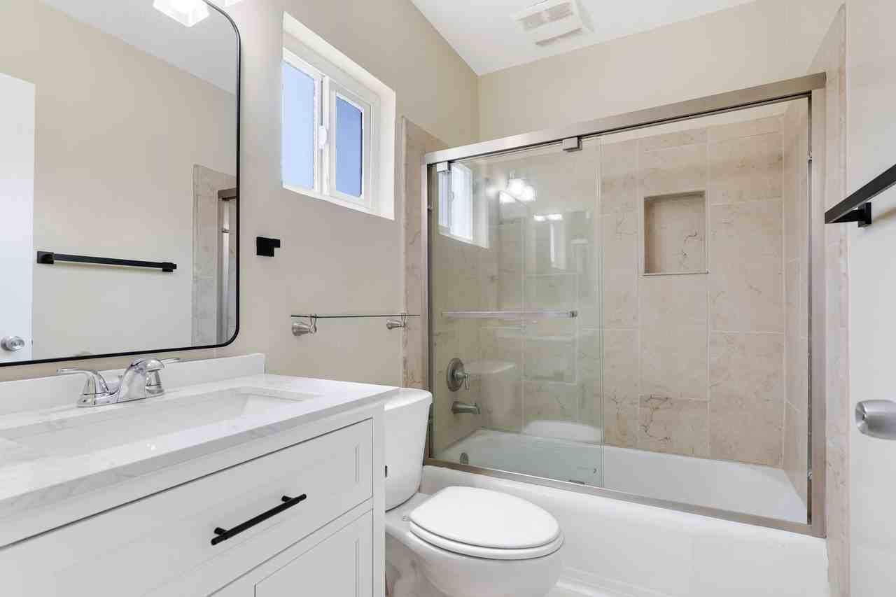 Oak Manor Apartments - Photo 6 of 36