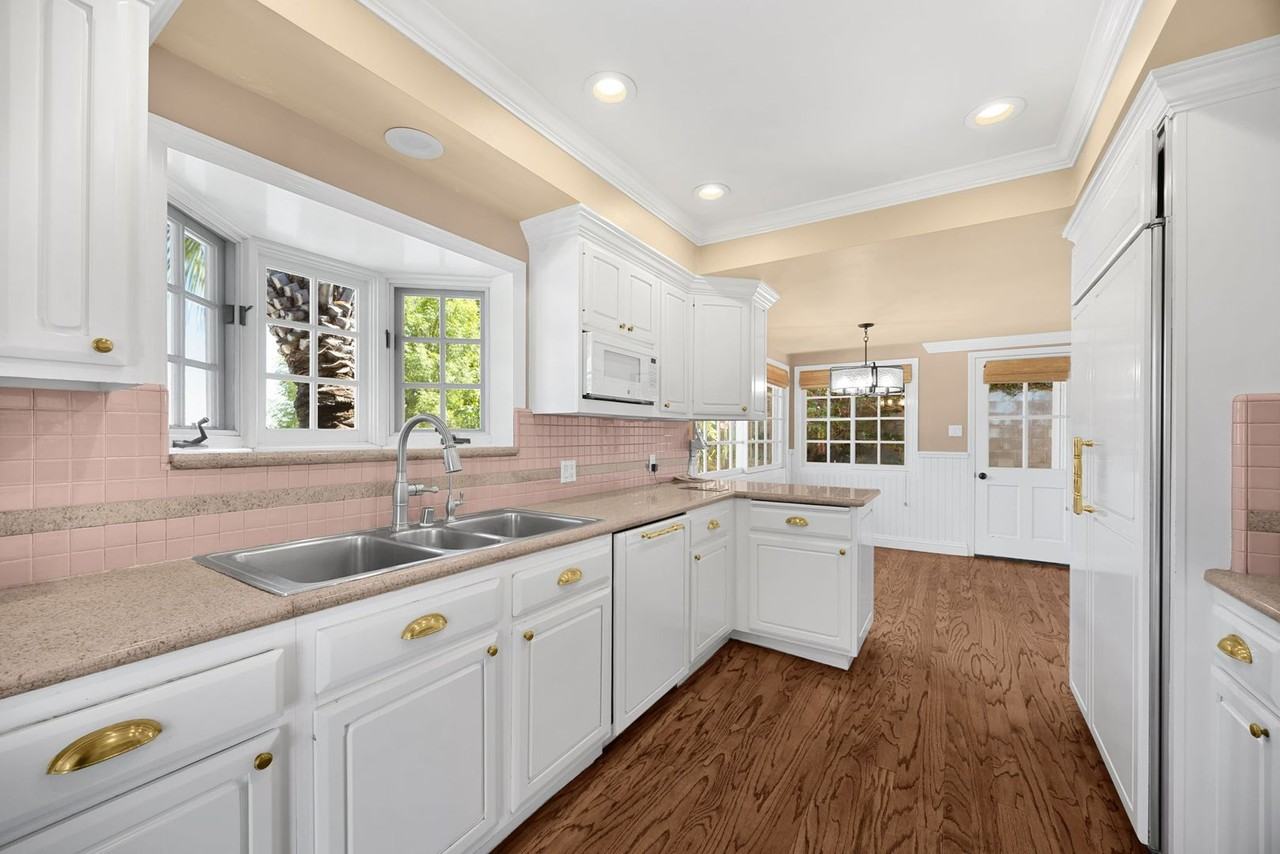 1071 E Avocado Crest Rd - Photo 5 of 35