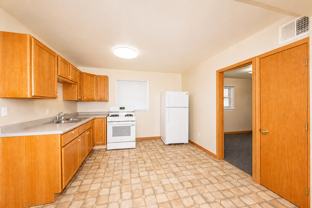 131 W Adams St - Photo 1 of 1