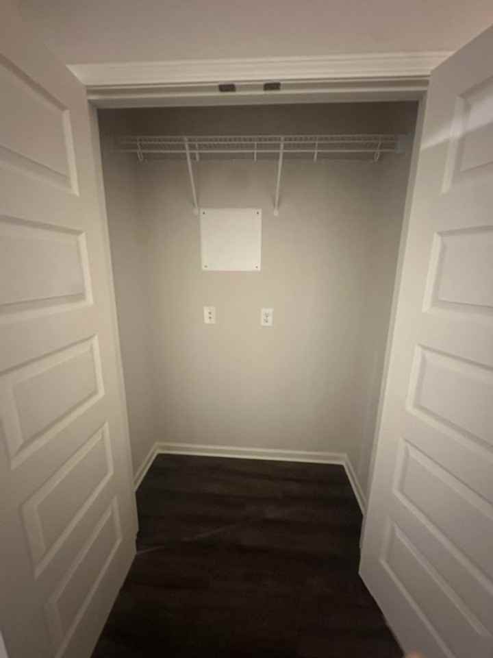 444 Country Club Dr - Photo 7 of 27