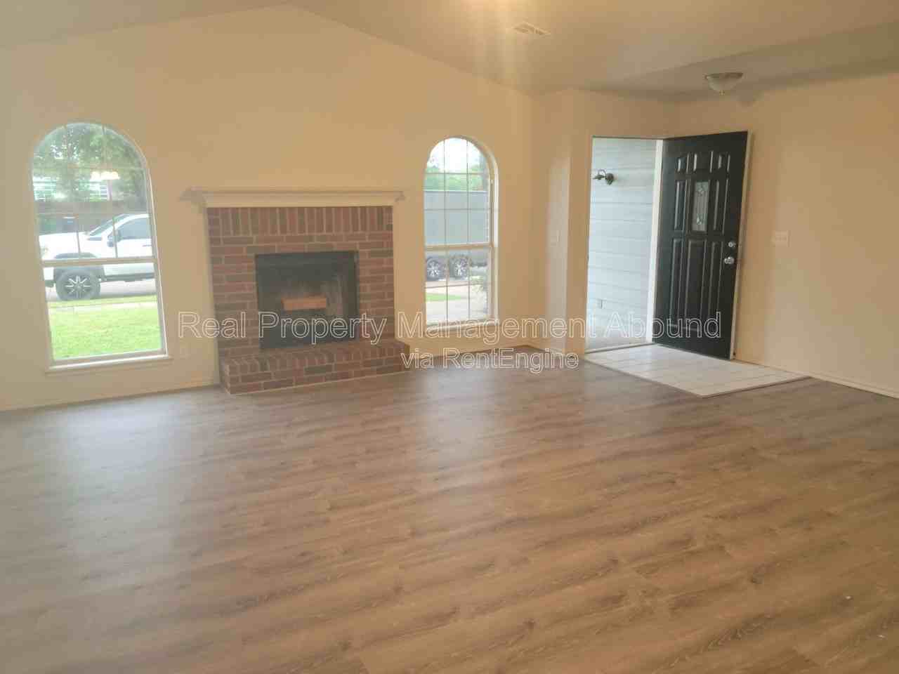 3208 N 8th Pl - Photo 3 of 10