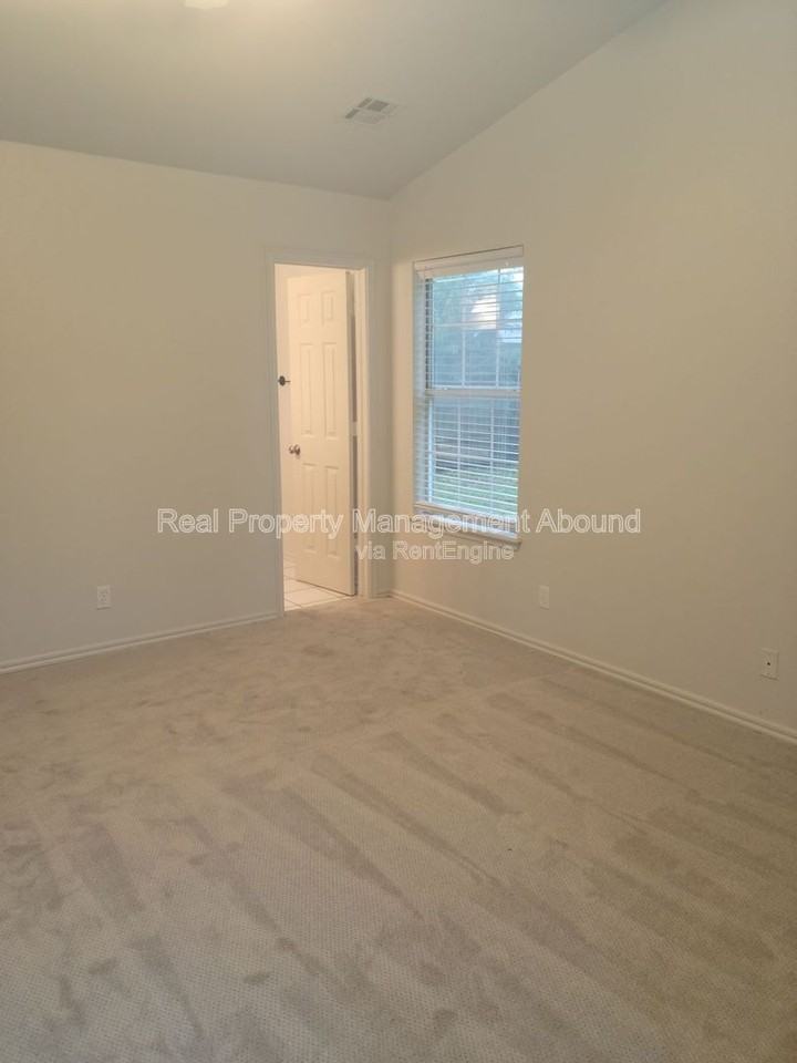 3208 N 8th Pl - Photo 5 of 10