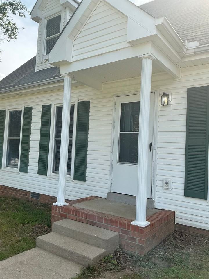910 Dolphin Ln - Photo 2 of 18