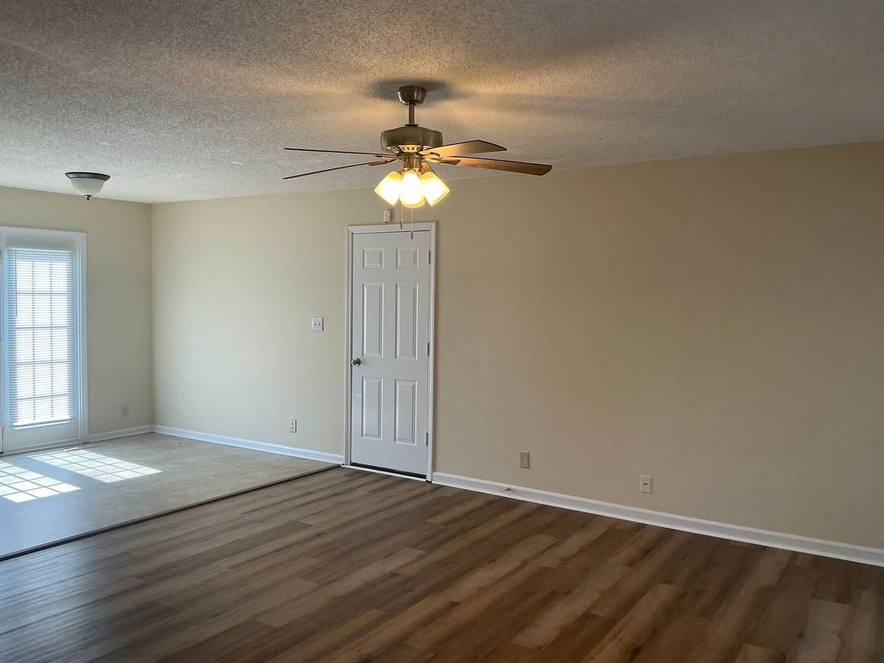 910 Dolphin Ln - Photo 4 of 18
