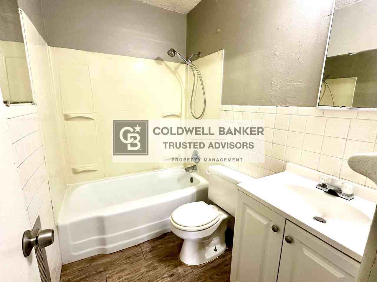 3810 22nd Pl #A - Photo 7 of 12