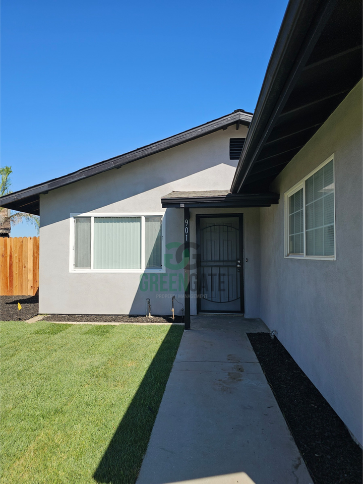 901 Valente Way - Photo 5 of 42