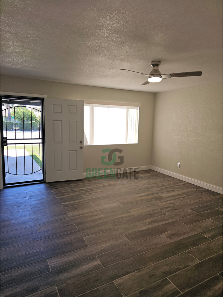 901 Valente Way - Photo 7 of 42