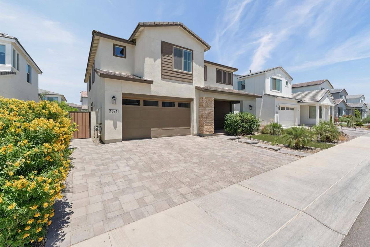 1524 E Carob Ct - Photo 3 of 50