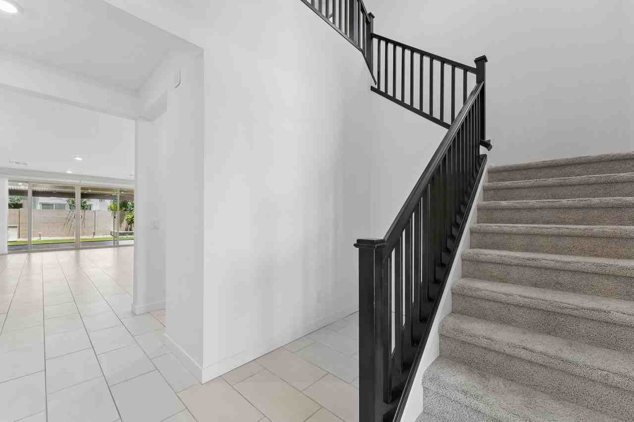 1524 E Carob Ct - Photo 6 of 50