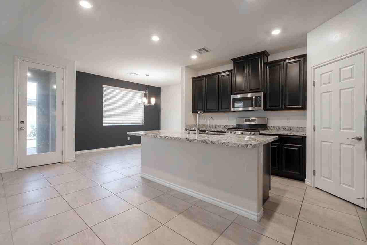 7126 Calvert Cliffs St - Photo 6 of 44