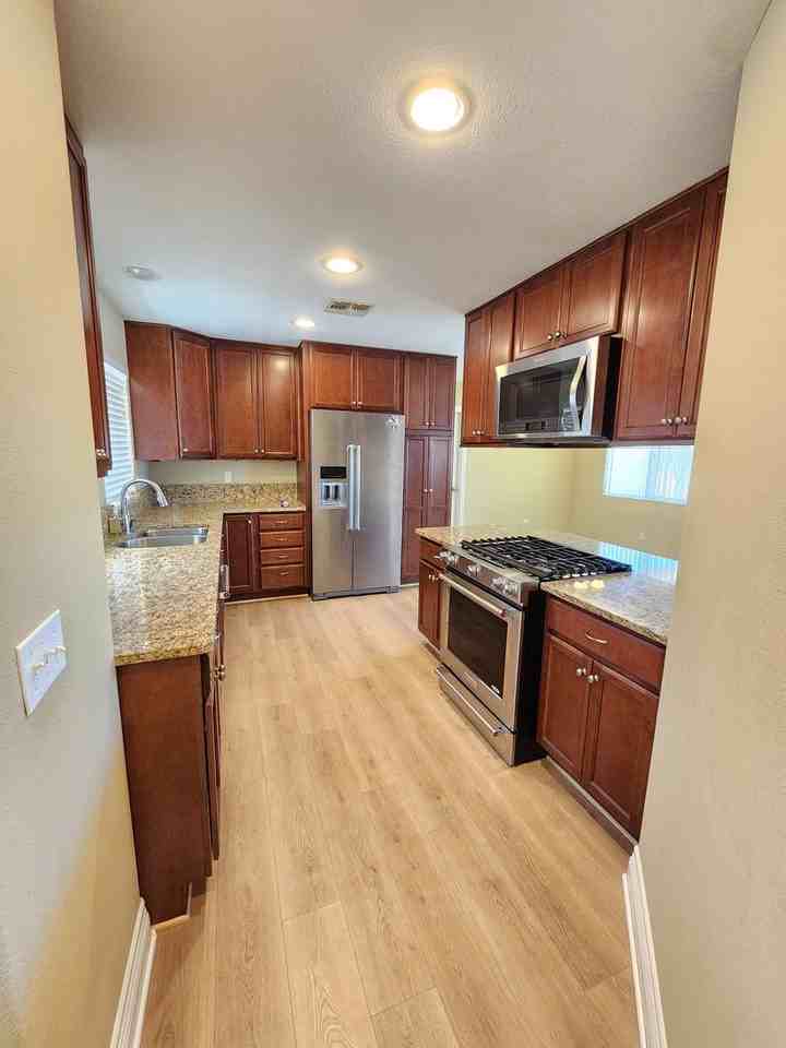 57062 Millstone Dr - Photo 4 of 26