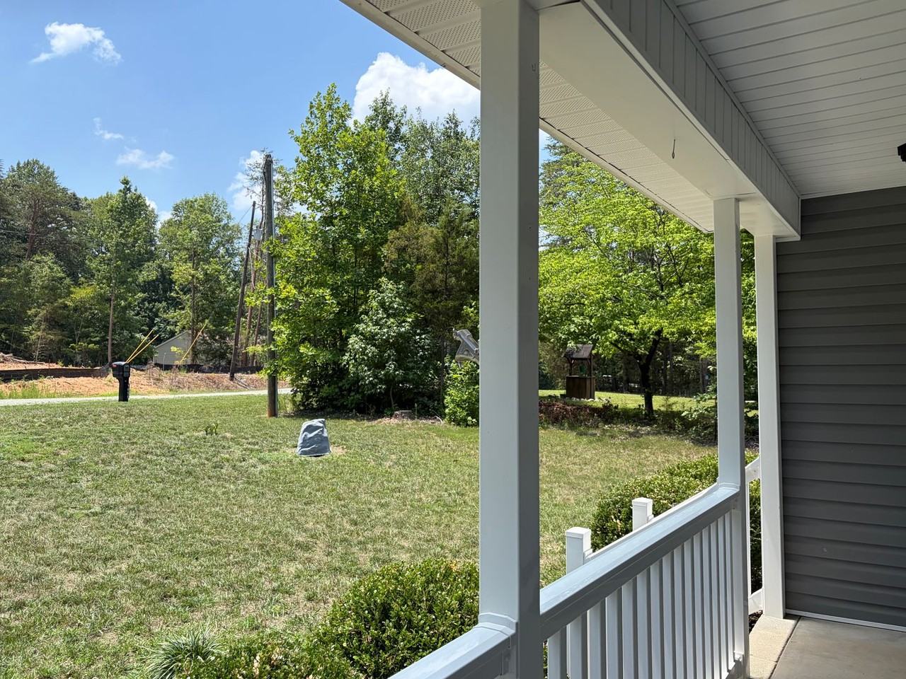 1656 Woodbrooke Dr - Photo 2 of 19