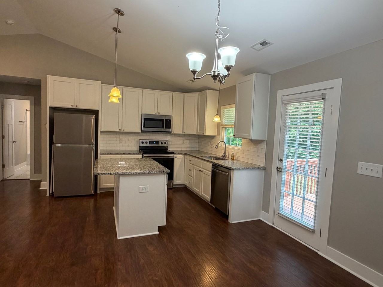 1656 Woodbrooke Dr - Photo 4 of 19