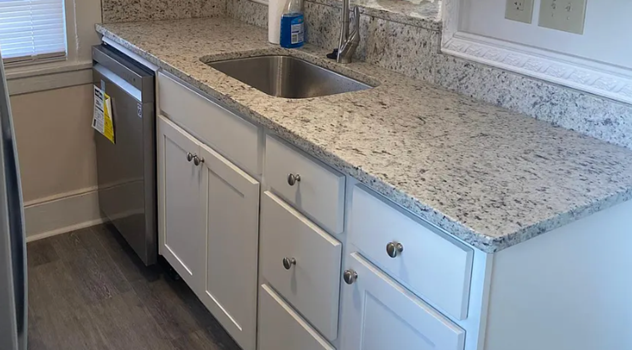 702 Nelson St - Photo 4 of 12