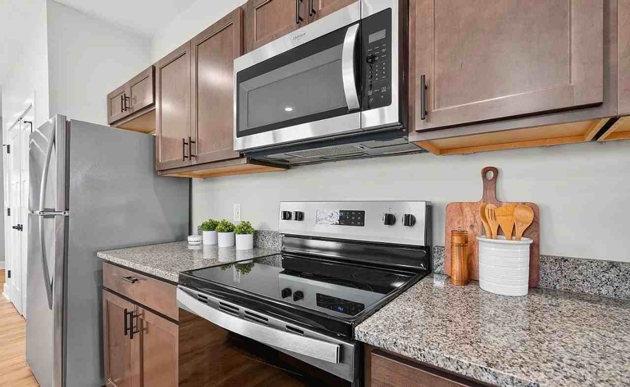 1622 Prospect St - Photo 4 of 29
