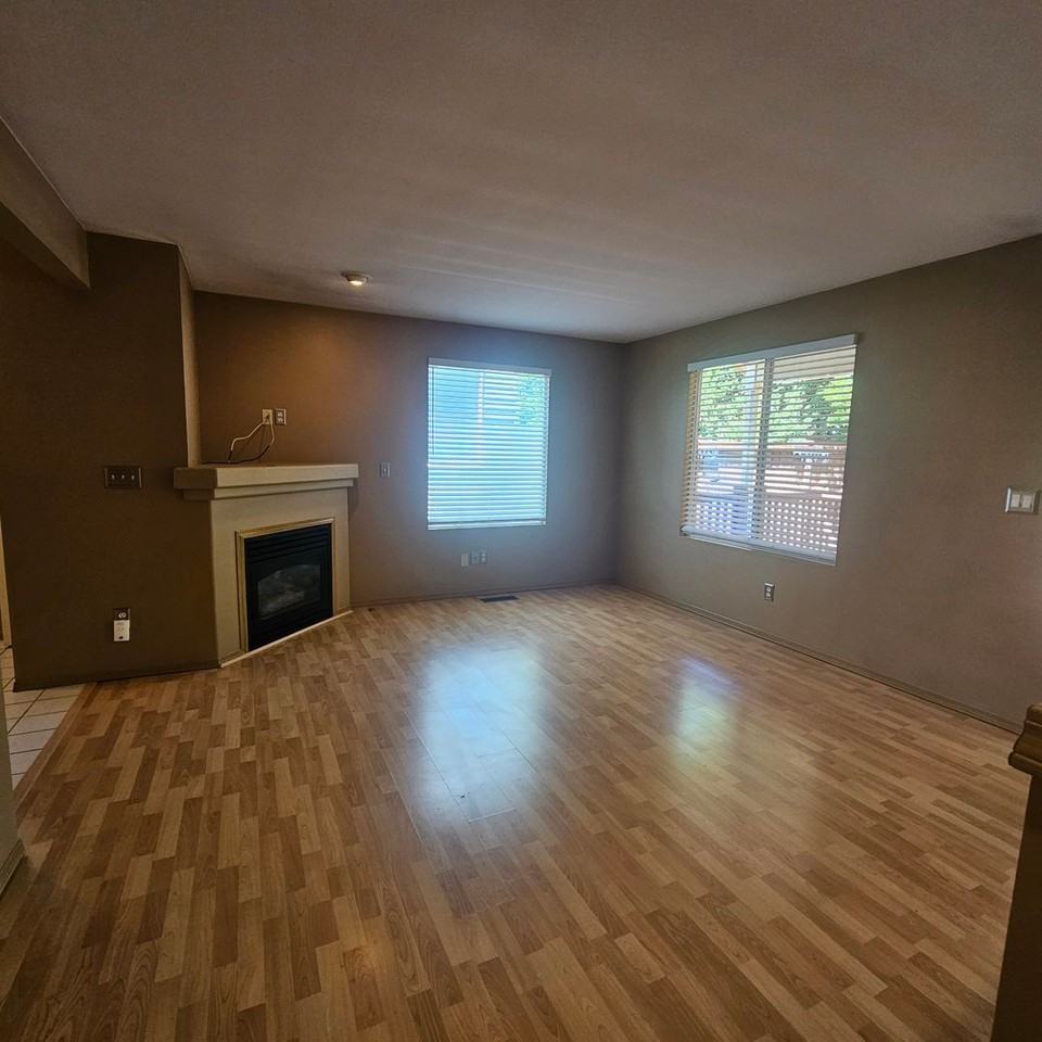 1288 Nw Amanda Loop - Photo 3 of 18
