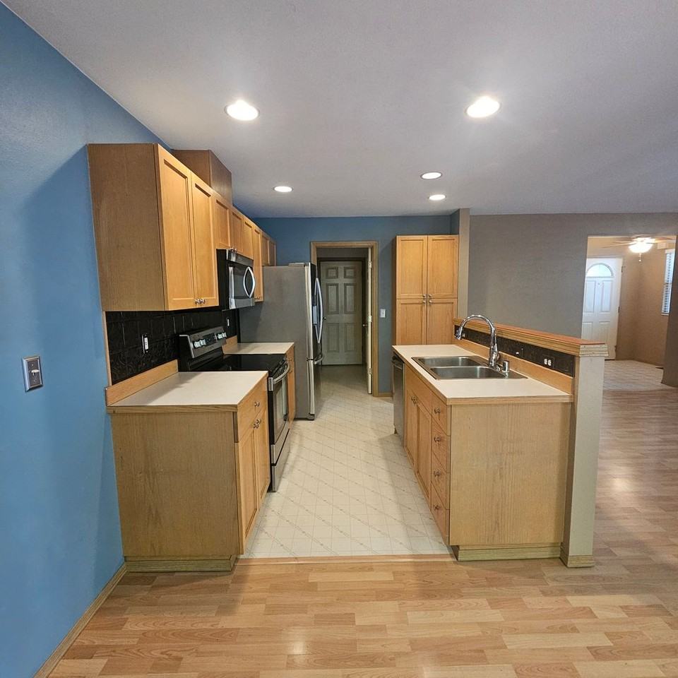 1288 Nw Amanda Loop - Photo 5 of 18