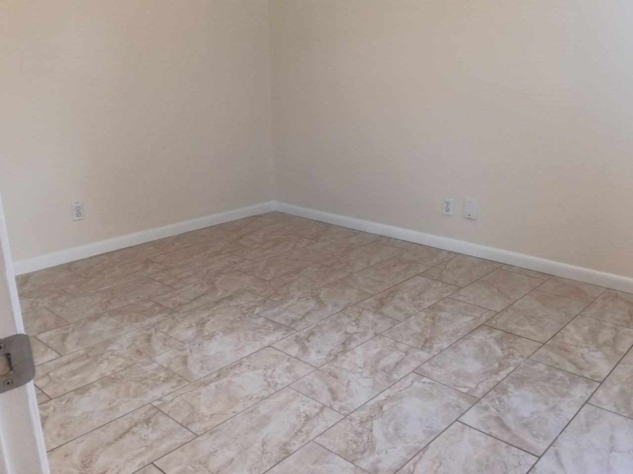 3857 Montgomery Blvd Ne #1201 - Photo 7 of 15