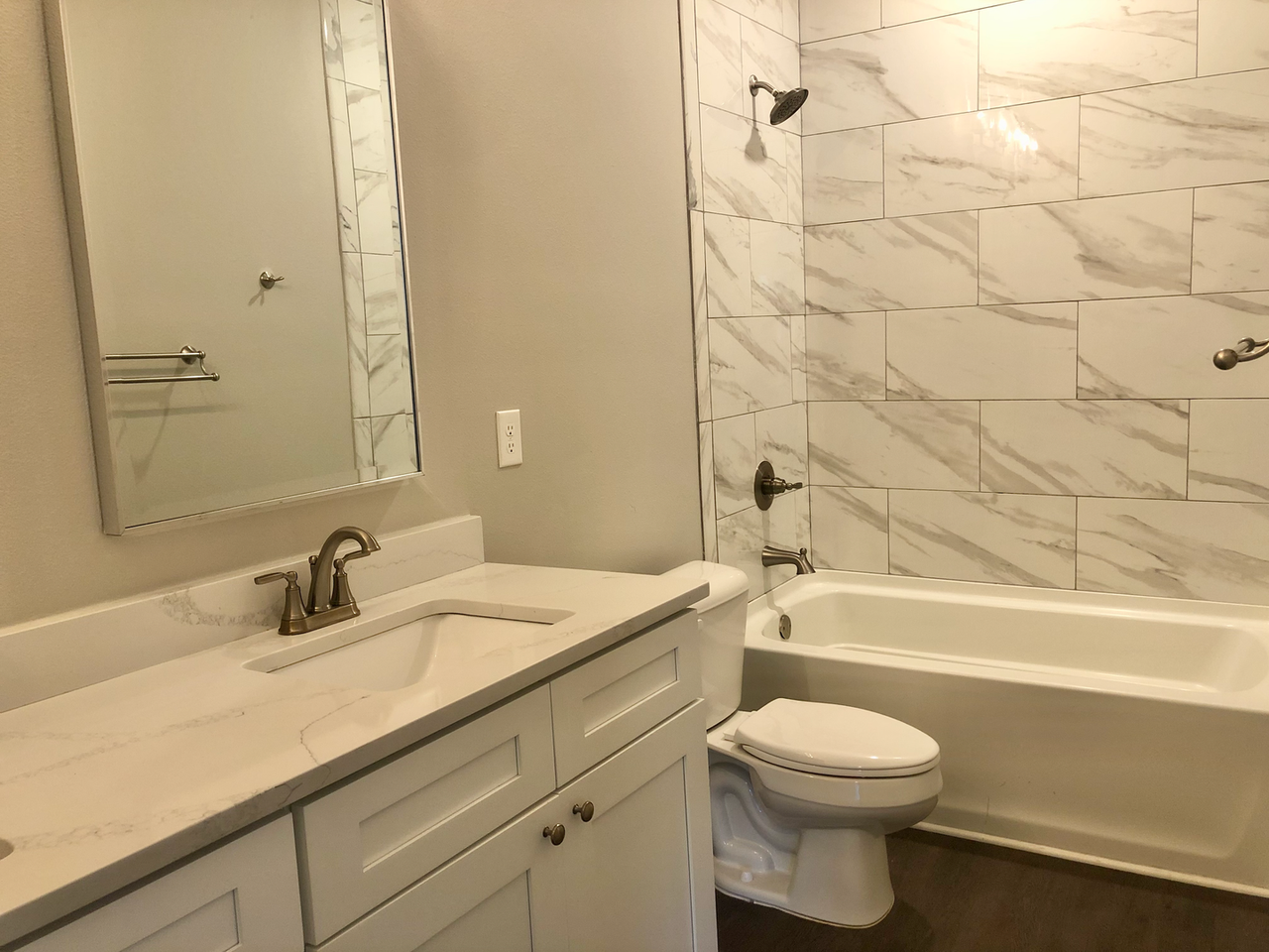 241 N H St - Photo 4 of 7