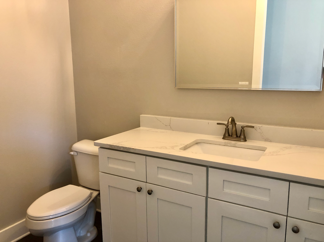 241 N H St - Photo 6 of 7