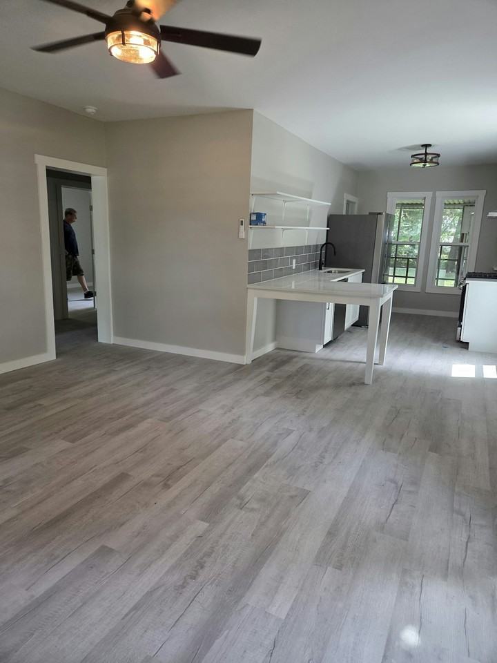 619 West Grove Avenue, Unit 621 W Grove - Photo 3 of 14