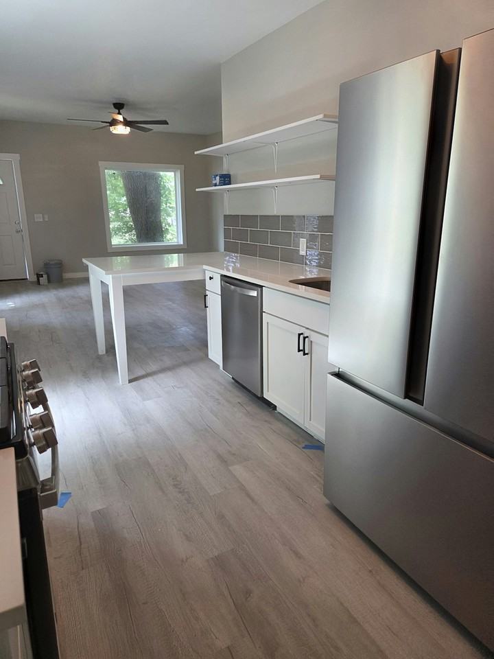 619 West Grove Avenue, Unit 621 W Grove - Photo 4 of 14