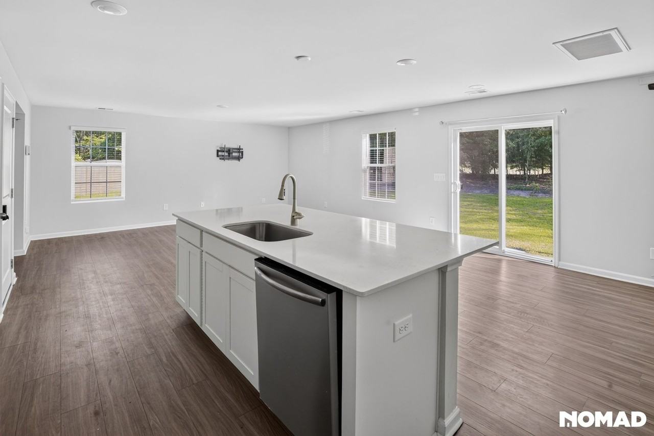 6 Parkwood Ct - Photo 7 of 35